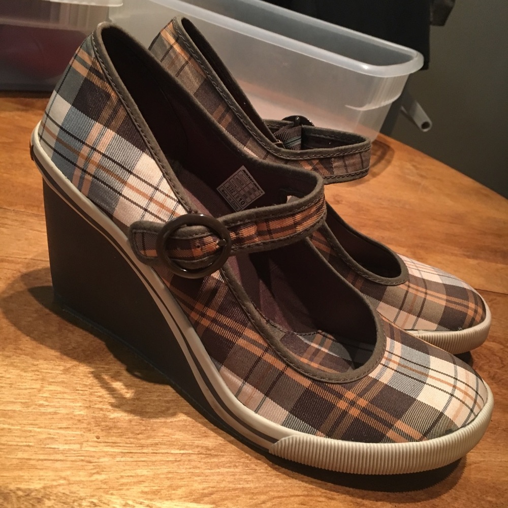 Strappy Brown Wedges